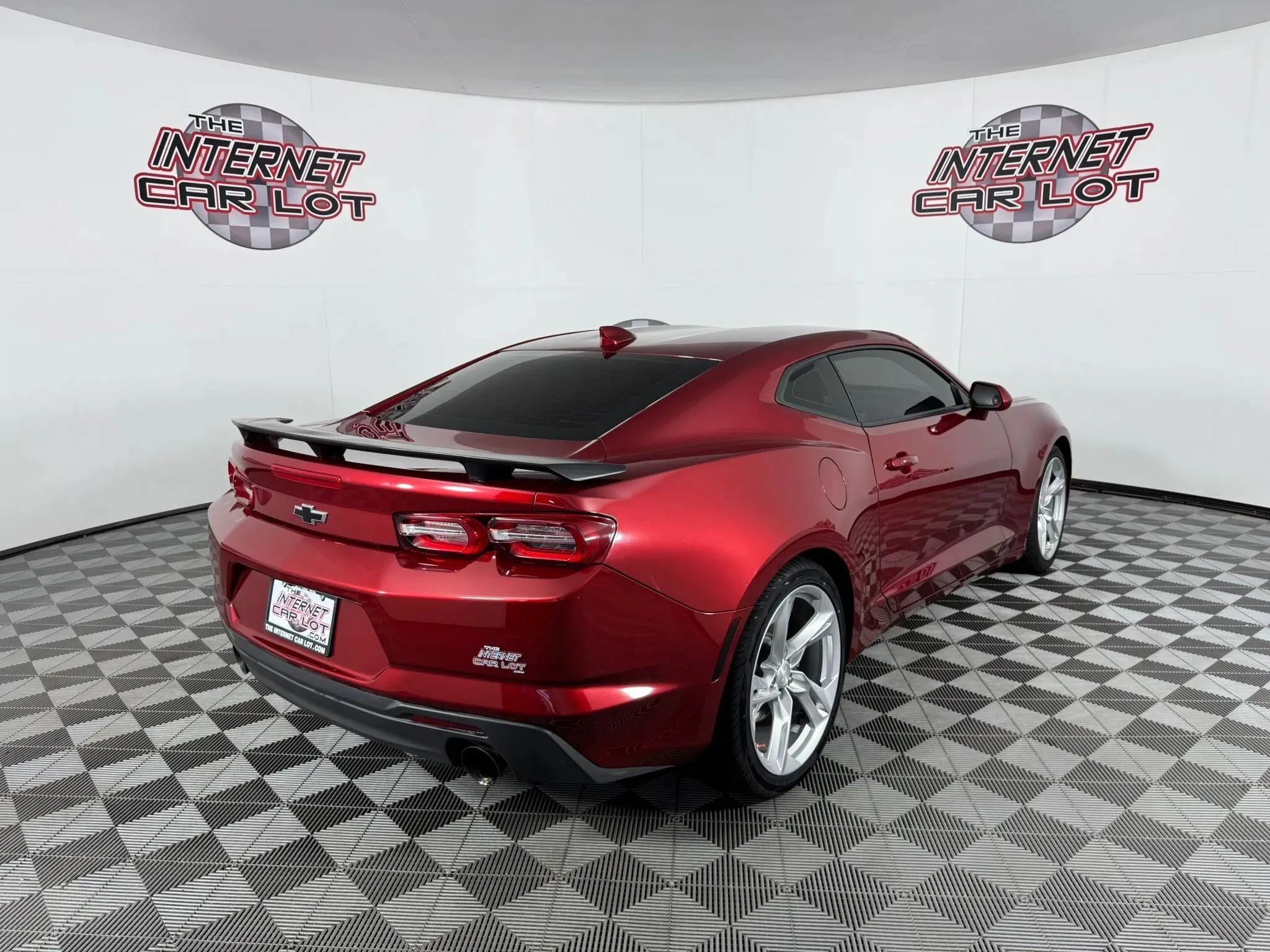 Used 2023 Chevrolet Camaro LT RWD image 7