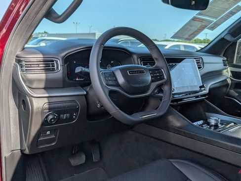 Used 2023 Jeep Wagoneer Series II AWD/4WD image 4