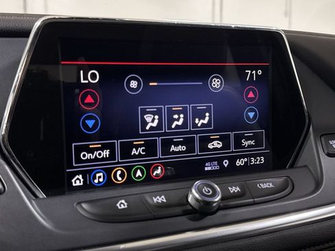 Used 2019 Chevrolet Blazer Premier w/ Sun and Wheels Package AWD/4WD image 17