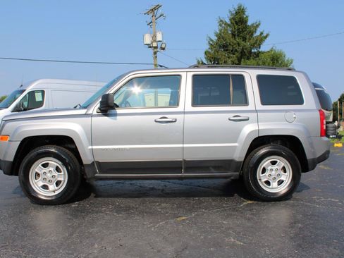 Used 2016 Jeep Patriot Sport w/ Power Value Group AWD/4WD image 10