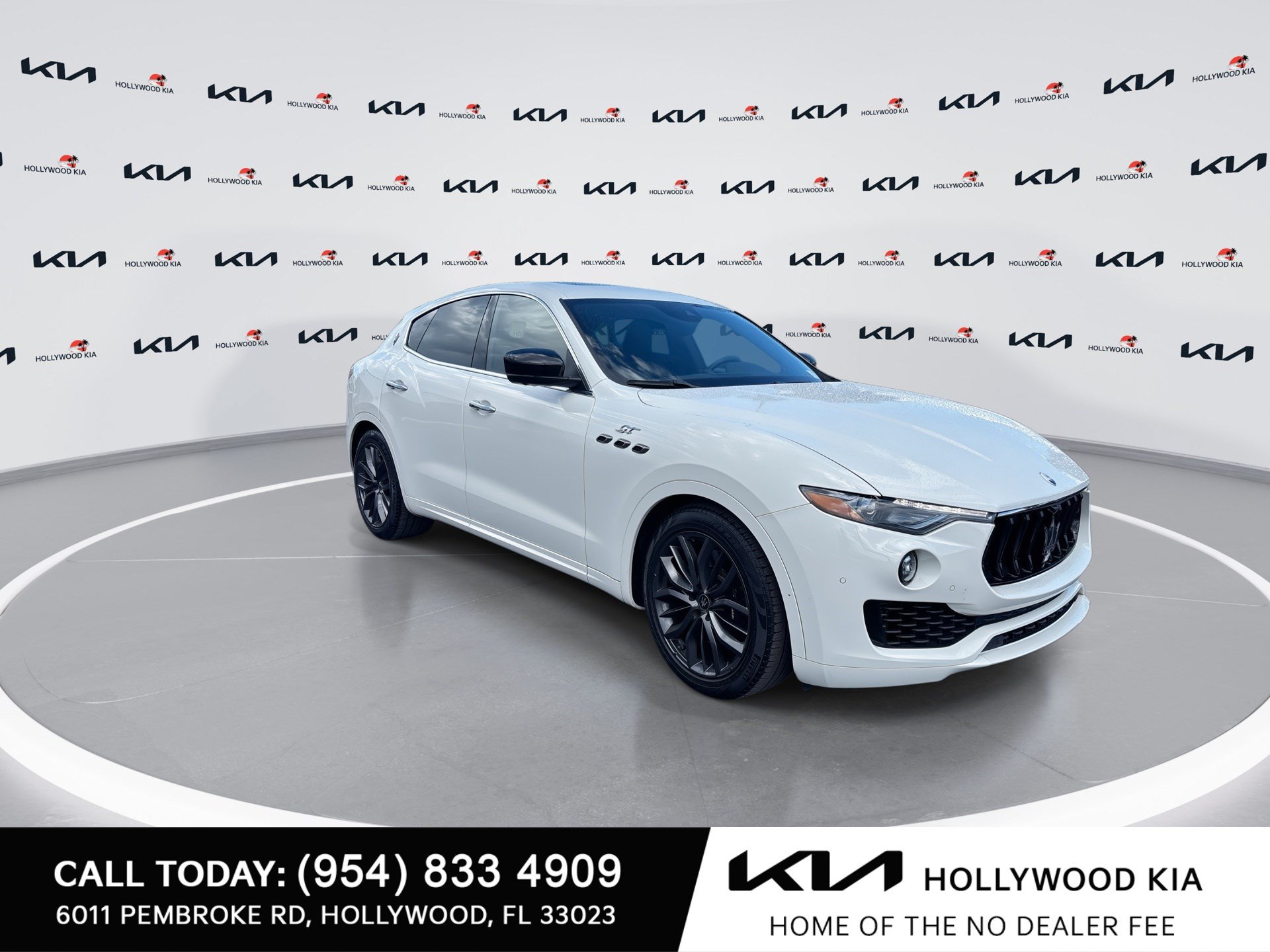 Used 2024 Maserati Levante GT Ultima AWD/4WD image 2