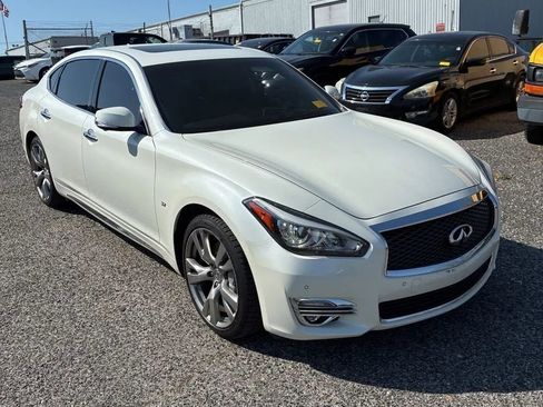 Used 2018 INFINITI Q70 L 3.7 AWD/4WD image 5