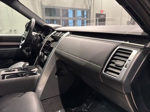 Used 2023 Land Rover Discovery S R-Dynamic image 36