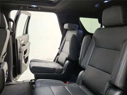 Used 2023 Chevrolet Tahoe Z71 w/ Luxury Package AWD/4WD image 36