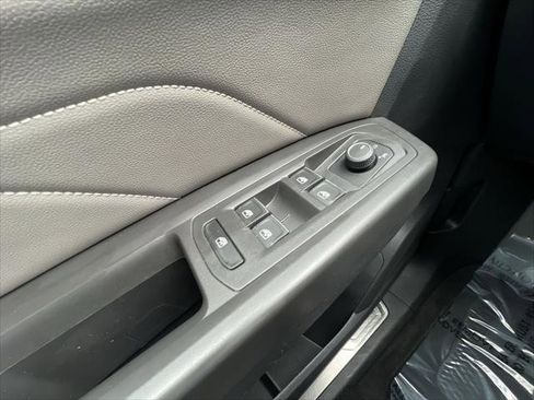 Certified 2022 Volkswagen Atlas SE w/ Black Wheel Package image 13