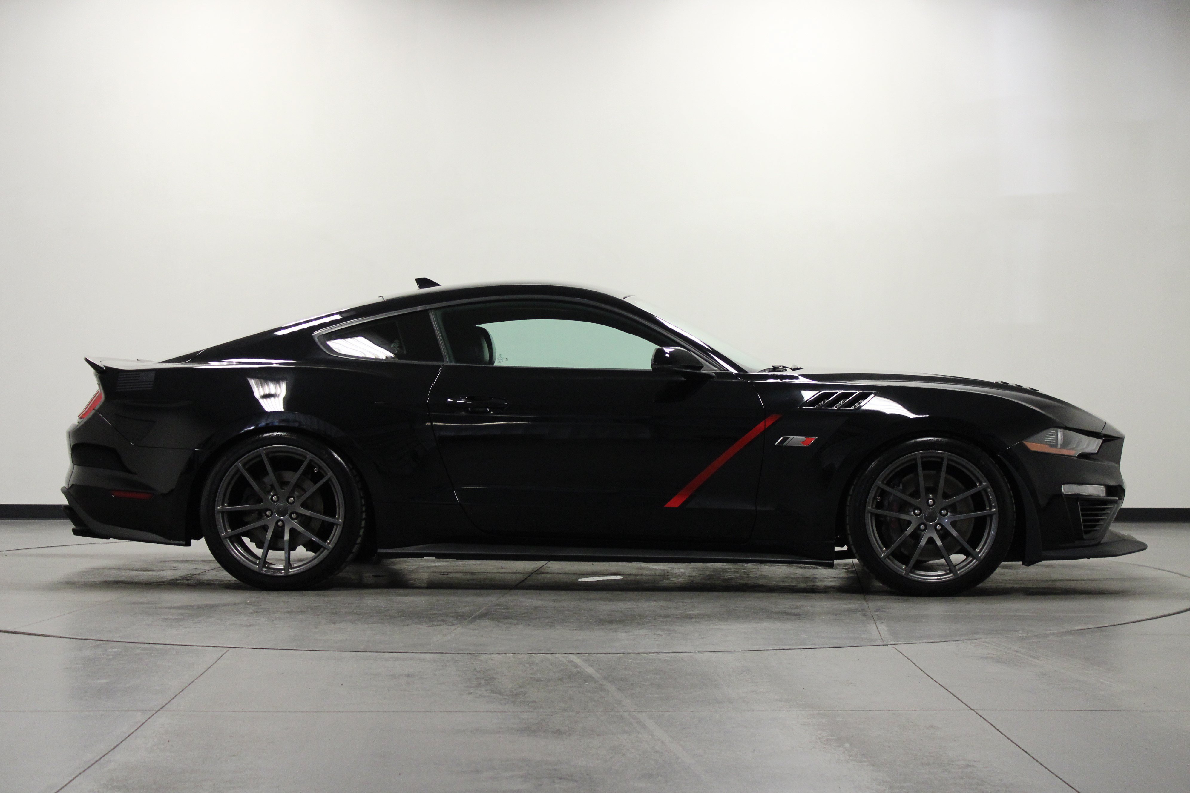 Used 2021 Ford Mustang GT Premium w/ GT Performance Package RWD image 3