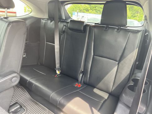Used 2025 Toyota Highlander XLE AWD/4WD image 25