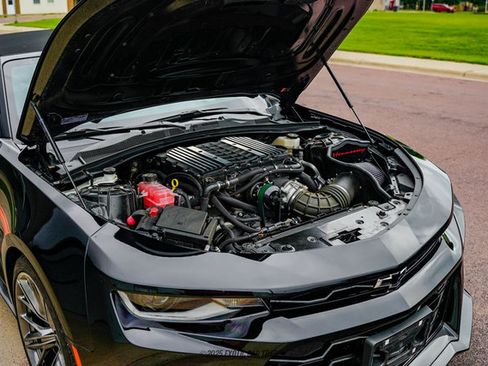 Used 2022 Chevrolet Camaro ZL1 RWD image 16