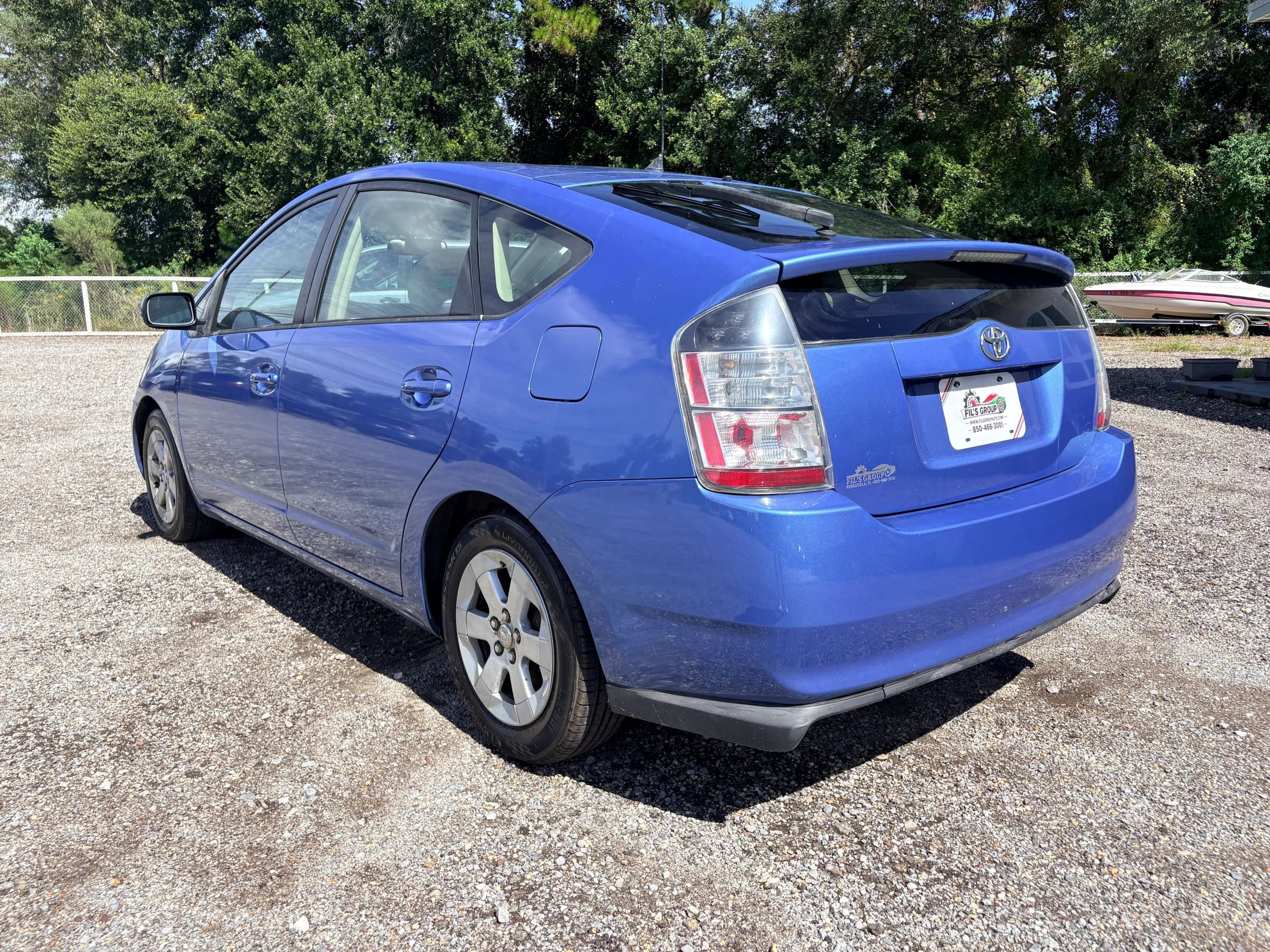 Used 2005 Toyota Prius w/ Pkg 1 FWD image 3