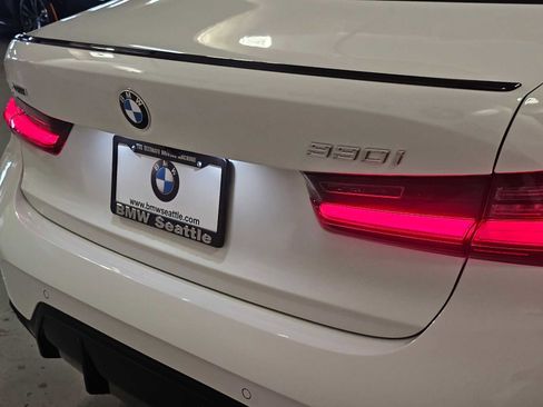 New 2026 BMW 330i xDrive Sedan w/ M Sport Package AWD/4WD image 7
