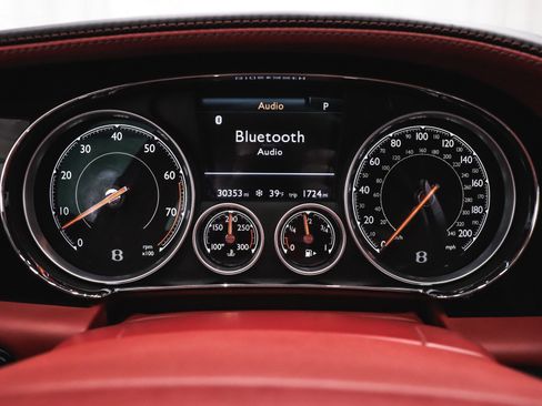 Used 2016 Bentley Flying Spur V8 image 30