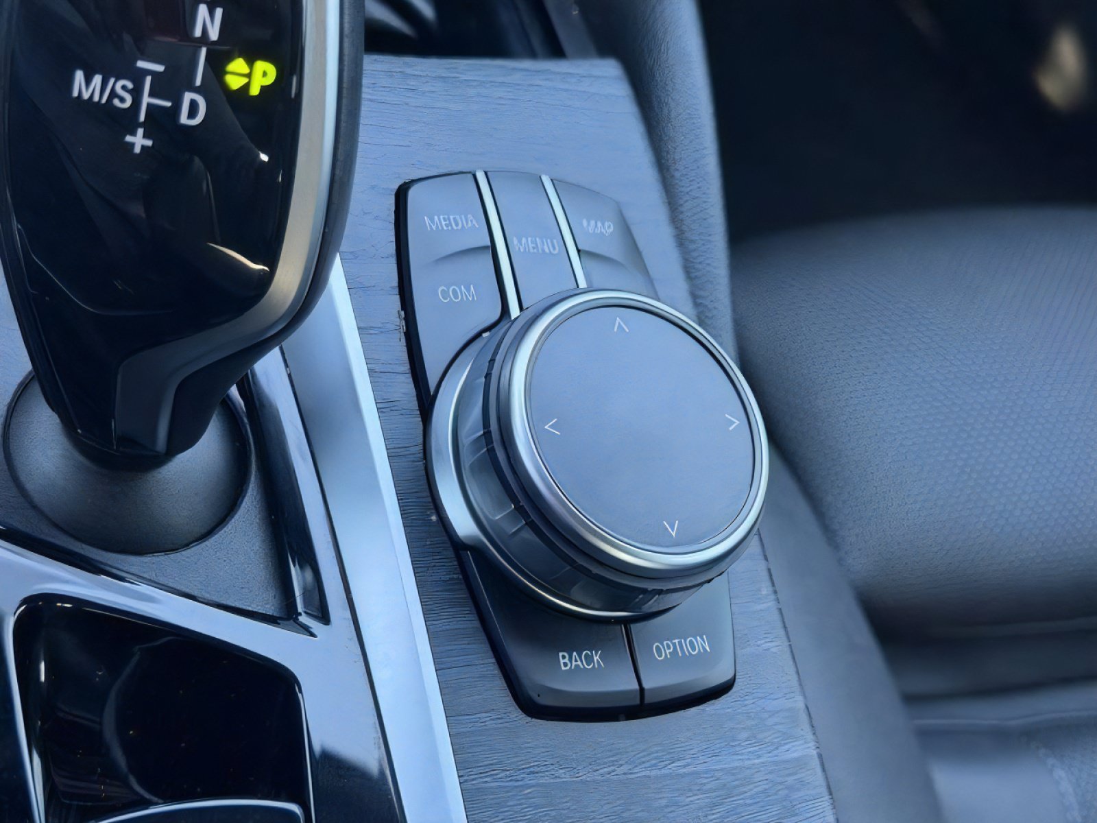 Used 2023 BMW 540i w/ Premium Package RWD image 27