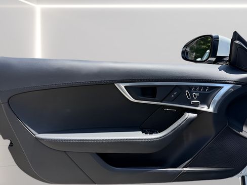 Used 2019 Jaguar F-TYPE Convertible RWD image 14