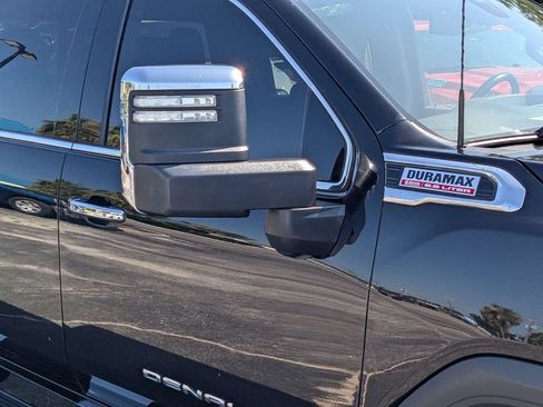Used 2022 GMC Sierra 2500 Denali AWD/4WD image 9