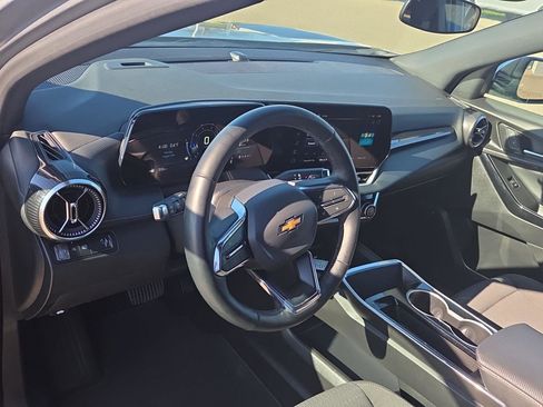 Used 2025 Chevrolet Equinox LT image 18