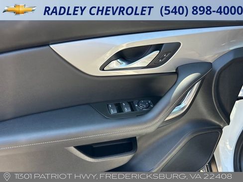 Used 2025 Chevrolet Blazer LT AWD/4WD image 5