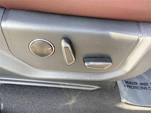 Used 2024 Ford Expedition Limited image 12