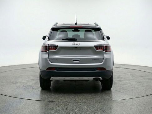 Used 2025 Jeep Compass Trailhawk image 7