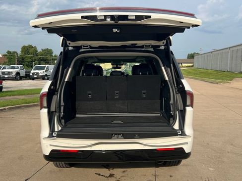 New 2027 Lincoln Navigator Reserve AWD/4WD image 9