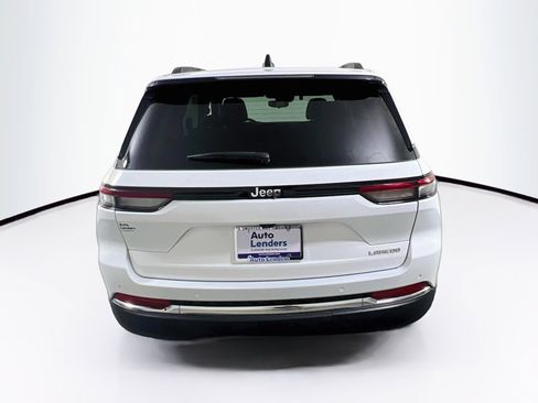 Used 2023 Jeep Grand Cherokee Laredo RWD image 6