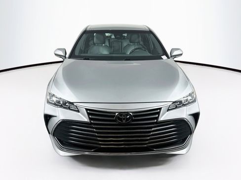 Used 2020 Toyota Avalon XLE FWD image 2