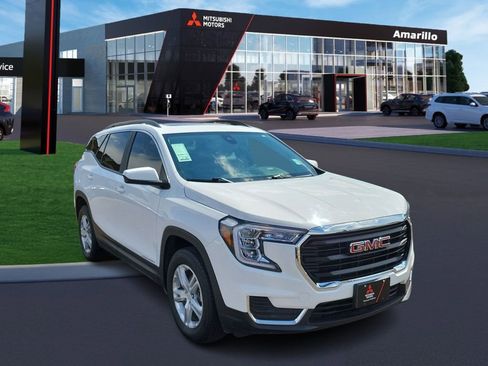 Used 2023 GMC Terrain SLE w/ Driver Convenience Package image 4