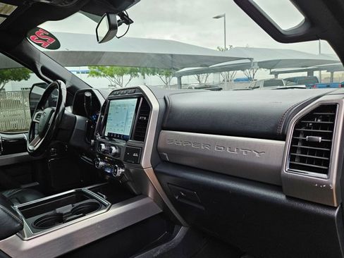 Used 2022 Ford F250 Platinum w/ FX4 Off-Road Package AWD/4WD image 22