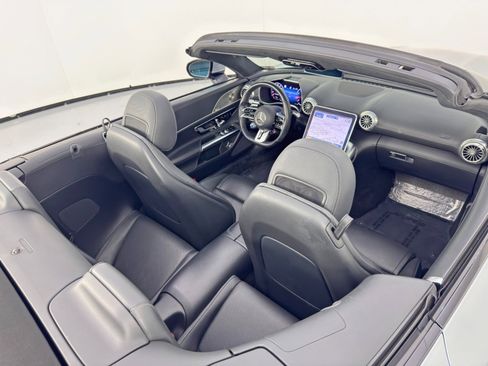 Used 2022 Mercedes-Benz SL 55 AMG 4MATIC w/ Driver Assistance Package image 47