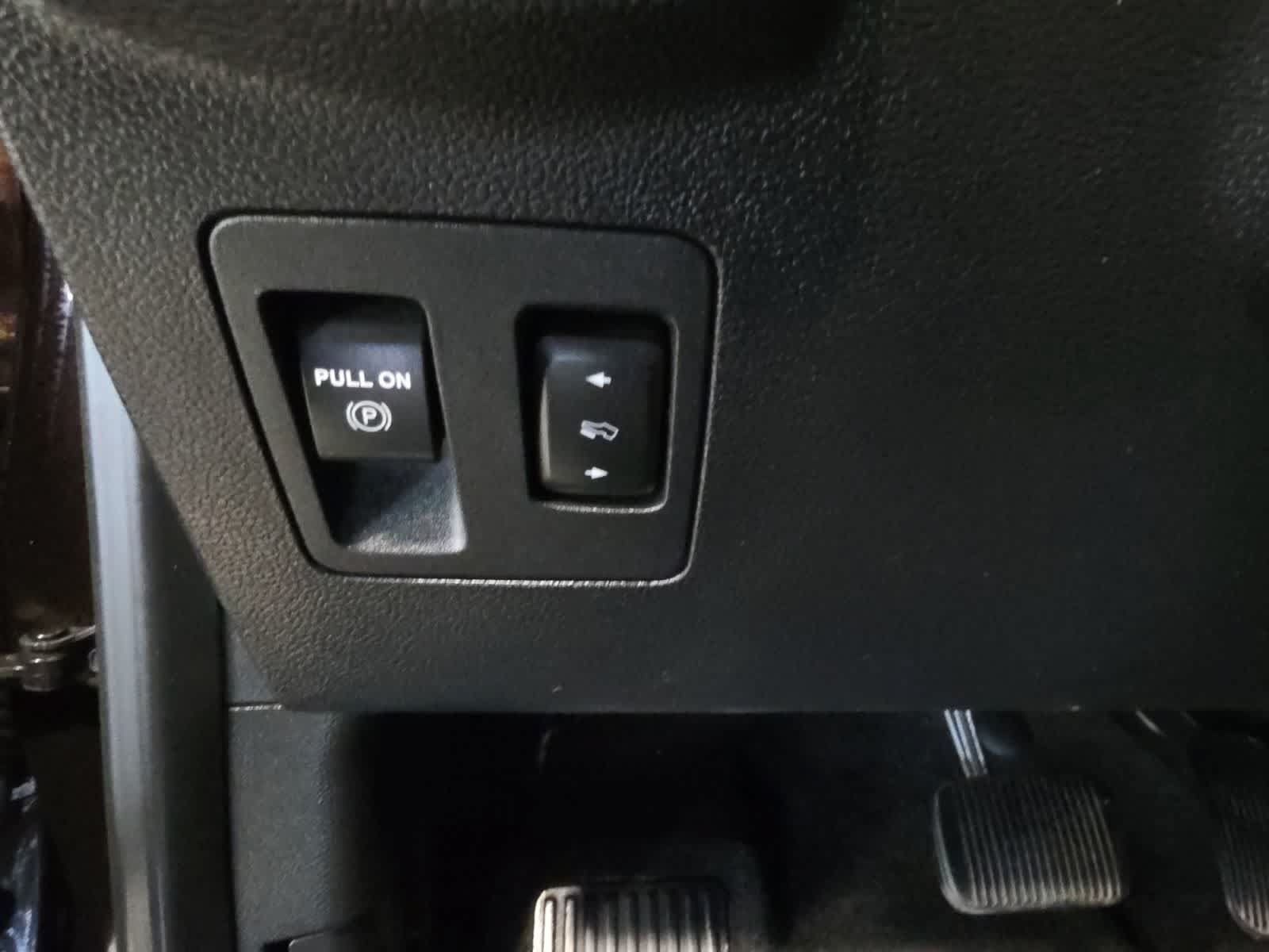 Used 2020 Ford F150 XLT w/ Equipment Group 302A Luxury AWD/4WD image 23