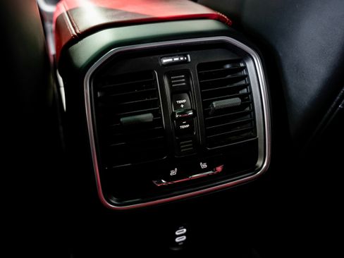 Used 2021 Porsche Macan GTS image 35