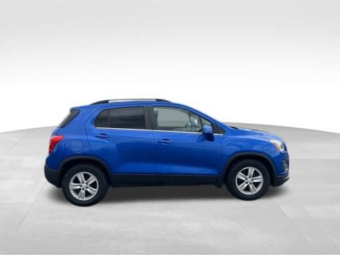 Used 2016 Chevrolet Trax LT w/ LT Convenience Package FWD image 6