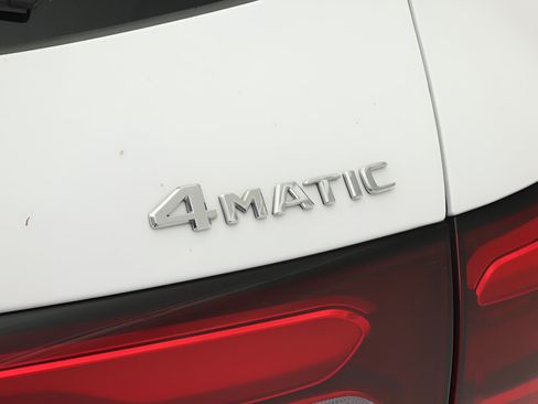 Used 2025 Mercedes-Benz GLC 350e 4MATIC image 20
