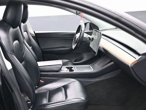 Used 2022 Tesla Model Y Performance image 39