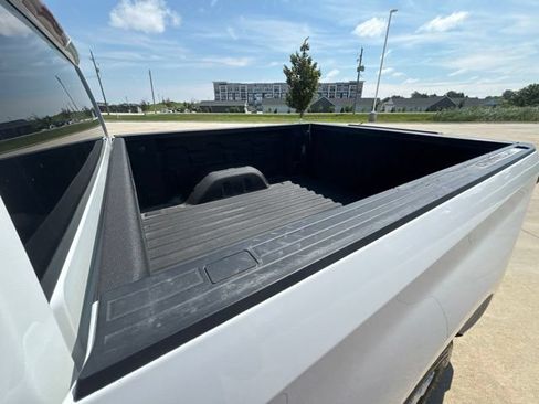 Used 2025 Chevrolet Silverado 1500 LT AWD/4WD image 19