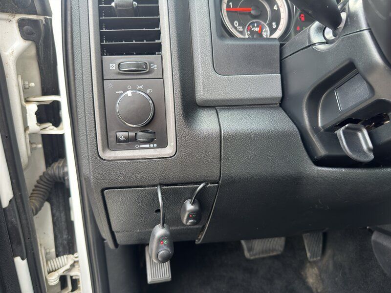 Used 2016 RAM 2500 Tradesman w/ Chrome Appearance Group AWD/4WD image 24