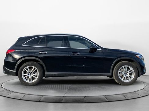 Used 2025 Mercedes-Benz GLC 300 4MATIC image 8