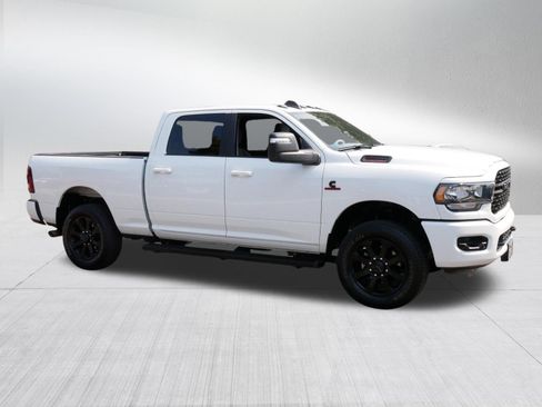 Used 2024 RAM 2500 Big Horn w/ Night Edition AWD/4WD image 7