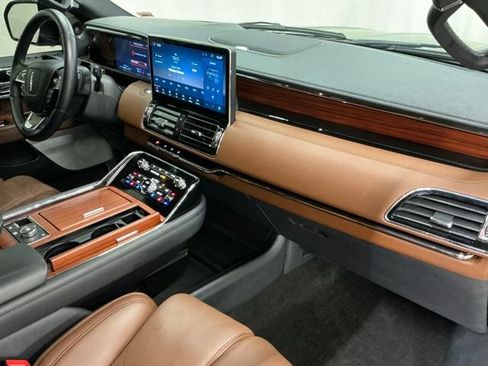Used 2024 Lincoln Navigator L Reserve AWD/4WD image 19