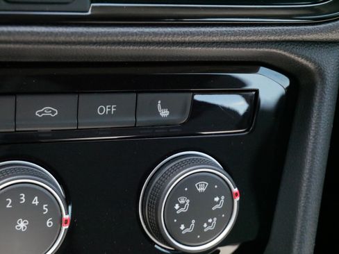 Certified 2023 Volkswagen Taos S AWD/4WD image 29