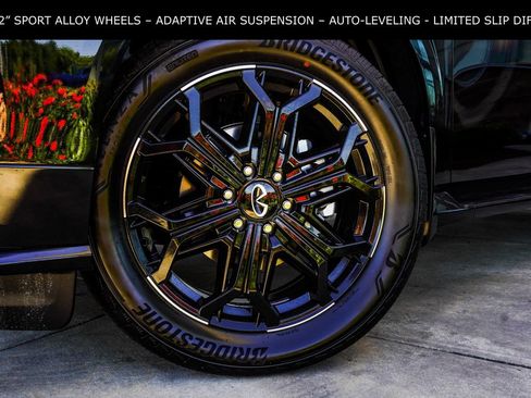 New 2026 INFINITI QX80 4WD image 3
