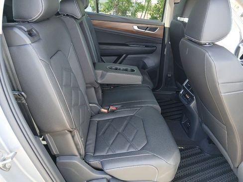 New 2026 Volkswagen Atlas SE FWD image 21