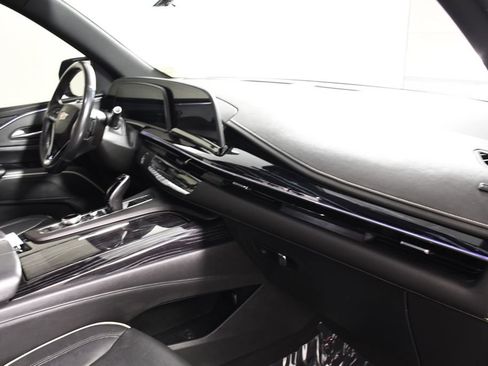 Used 2021 Cadillac Escalade Sport w/ Driver Assist Tech Package AWD/4WD image 19