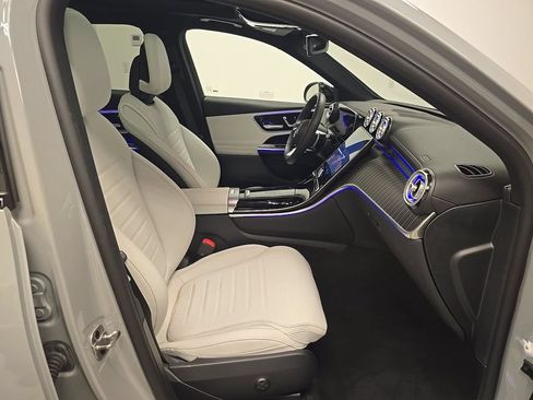 Used 2025 Mercedes-Benz GLC 300 w/ AMG Line image 8