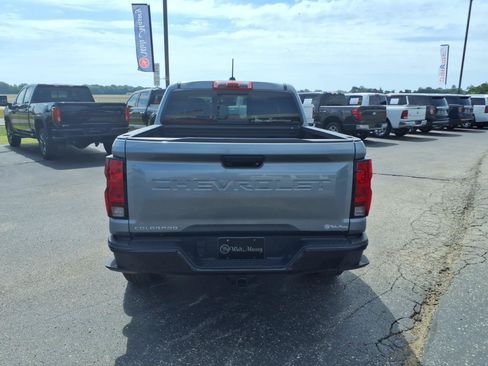 Used 2025 Chevrolet Colorado Trail Boss AWD/4WD image 4