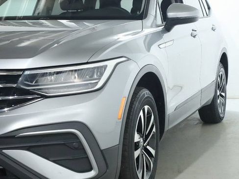 Used 2023 Volkswagen Tiguan S FWD image 4