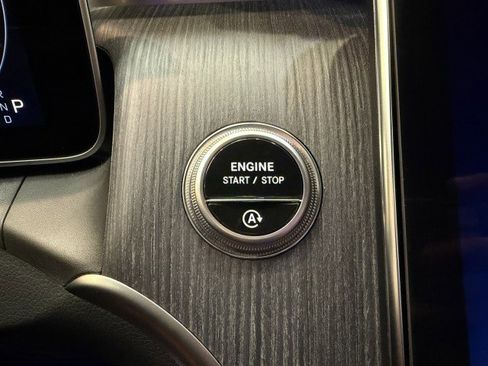 Certified 2025 Mercedes-Benz GLC 300 image 23