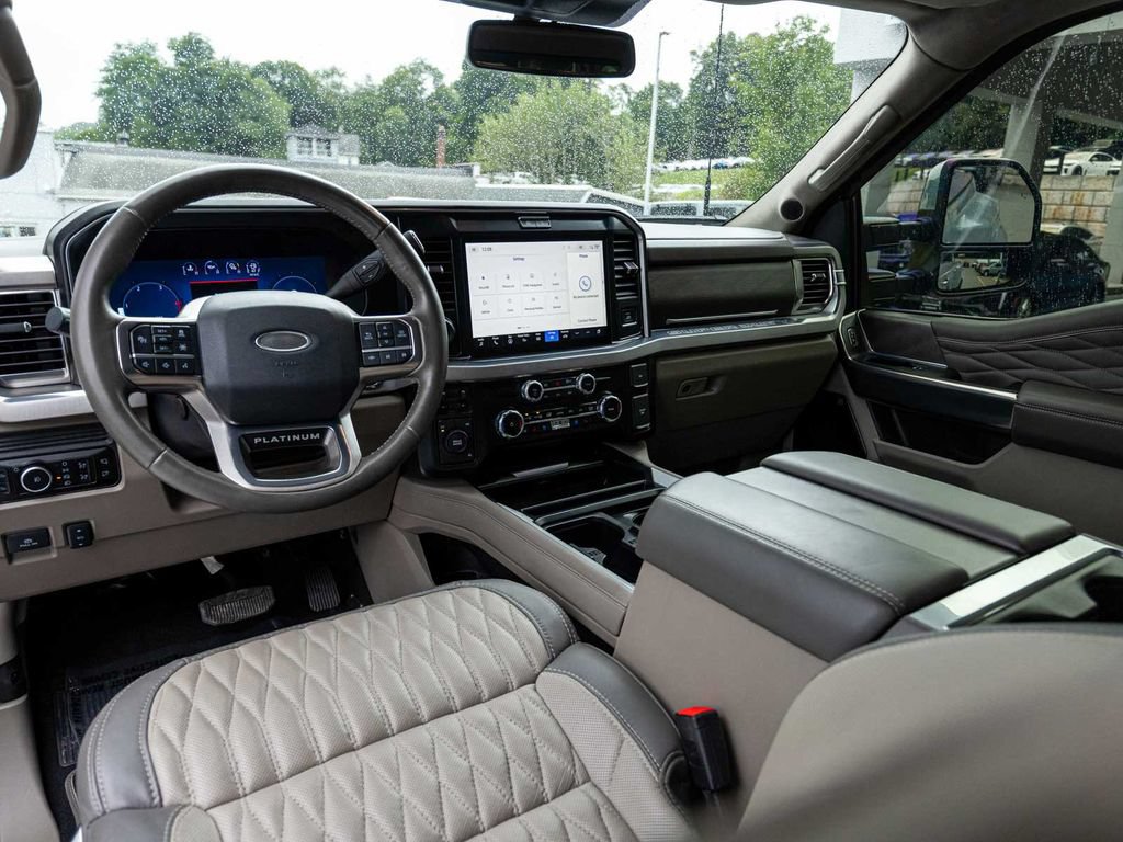 Used 2025 Ford F450 Platinum w/ Platinum Plus Package AWD/4WD image 17