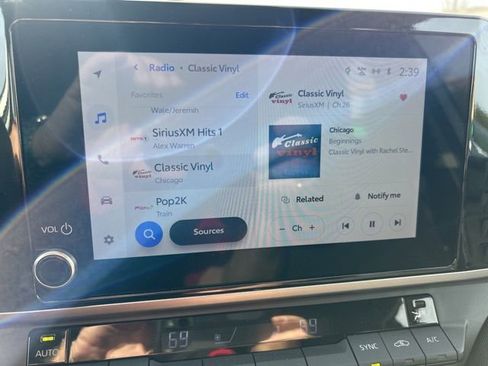 Used 2025 Toyota Camry LE image 11