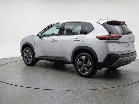 Used 2025 Nissan Rogue SV image 6