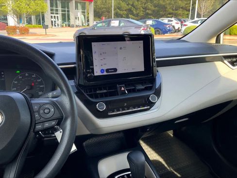 Used 2024 Toyota Corolla LE image 7